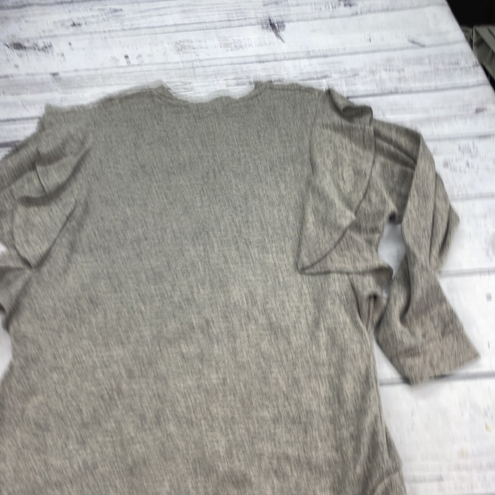 Gray Ruffled Shoulder Long Sleeve Top Knit Sweater Shirt Pullover Women's Large - Picture 6 of 6